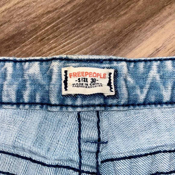 Free People Denim Shorts 30 - Picture 4 of 4